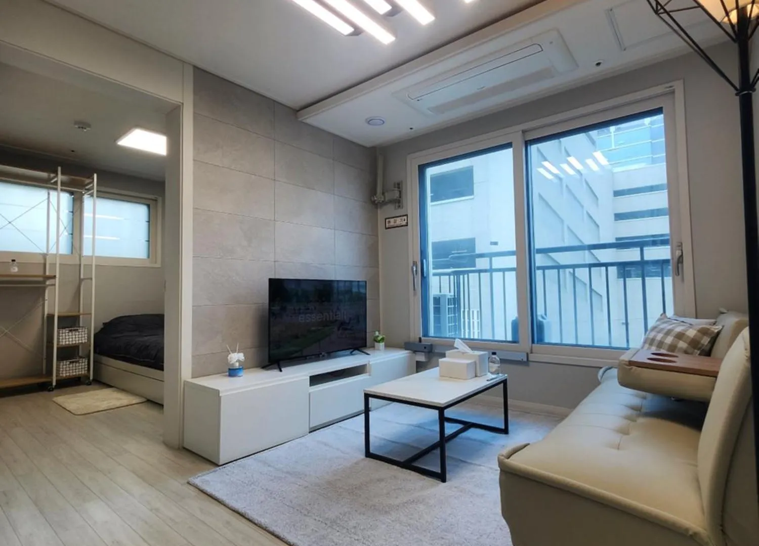 Yeongdeungpo-Gu Office Station Line 2 And Line 5 5 Minutes Away Two-Bedroom Seul